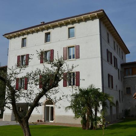 Palazzo Oltre Apartment Arco Bagian luar foto